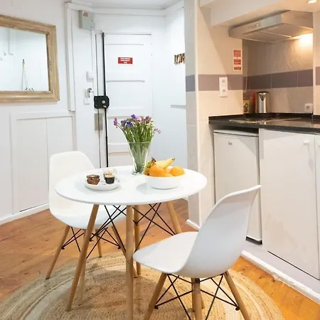 Alfama, The Heart Of Fado - Minutes From Tram 28 Лісабон