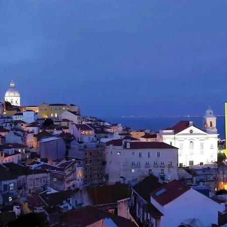 Alfama, The Heart Of Fado - Minutes From Tram 28 * Лісабон
