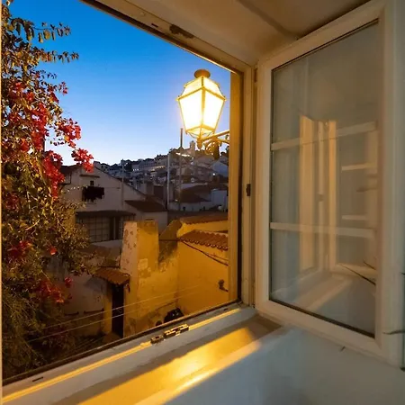 Alfama, The Heart Of Fado - Minutes From Tram 28 * Lizbona