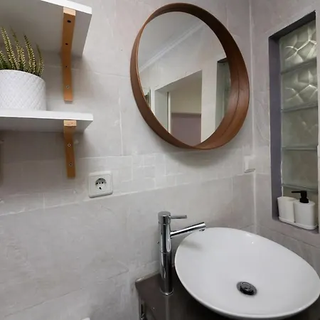 Alfama, The Heart Of Fado - Minutes From Tram 28