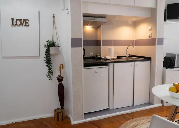 Apartment Alfama, The Heart Of Fado - Minutes From Tram 28 Lisbon