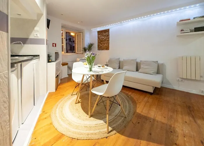 Apartment Alfama, The Heart Of Fado - Minutes From Tram 28 *