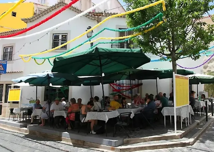 Alfama, The Heart Of Fado - Minutes From Tram 28
